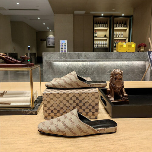 High Quality Luxury Balenciaga Padded Flat Toe Slides – Style 55171 product detail