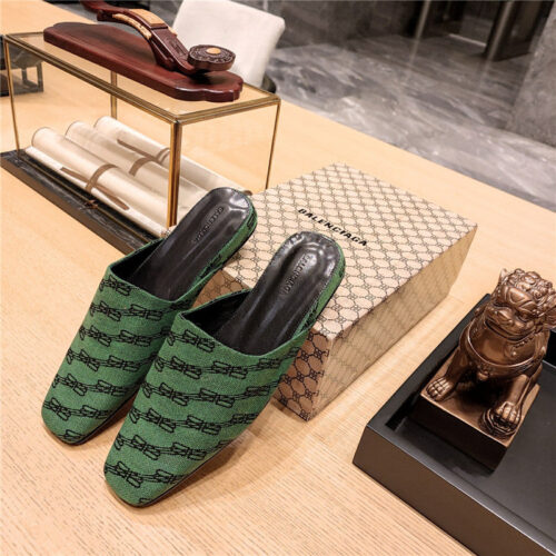 High Quality Luxury Balenciaga Padded Flat Toe Slides alternate view