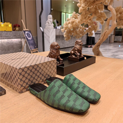 High Quality Luxury Balenciaga Padded Flat Toe Slides product detail