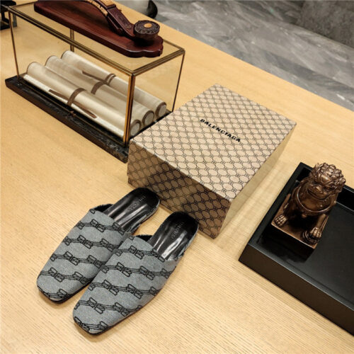High Quality Luxury Balenciaga Padded Flat Toe Slides – Style 50083