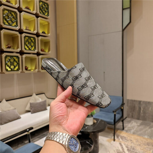High Quality Luxury Balenciaga Padded Flat Toe Slides – Style 50083 product detail