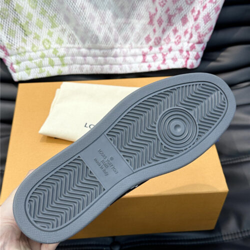 High Quality Luxury Louis Vuitton Mens High Top Casual Sneakers – Style 99715 product detail