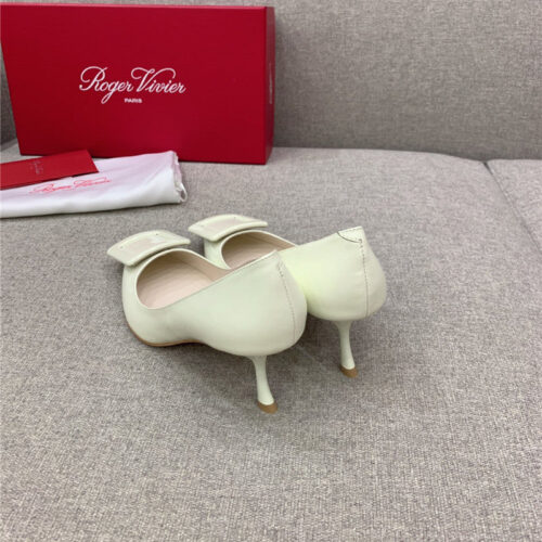 High Quality Luxury Roger Vivier New Leather Buckle Cat Heel Shoes – Style 63060 product detail
