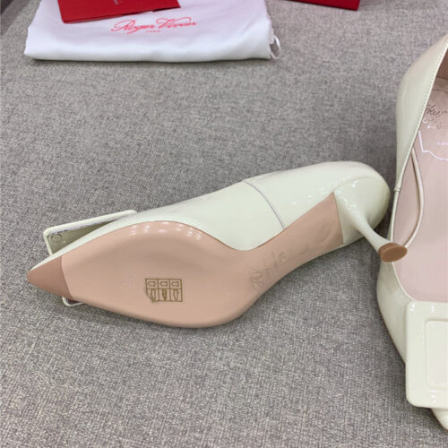 High Quality Luxury Roger Vivier New Leather Buckle Cat Heel Shoes – Style 63060 product detail