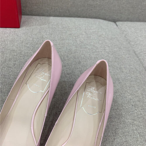 High Quality Luxury Roger Vivier New Leather Buckle Cat Heel Shoes – Style 94132 product detail