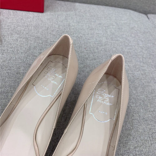 High Quality Luxury Roger Vivier New Leather Buckle Cat Heel Shoes – Style 25204 product detail