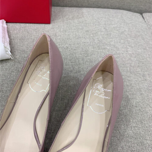 High Quality Luxury Roger Vivier New Leather Buckle Cat Heel Shoes – Style 23508 product detail
