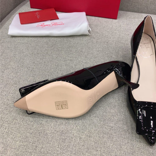 High Quality Luxury Roger Vivier New Leather Buckle Cat Heel Shoes product detail