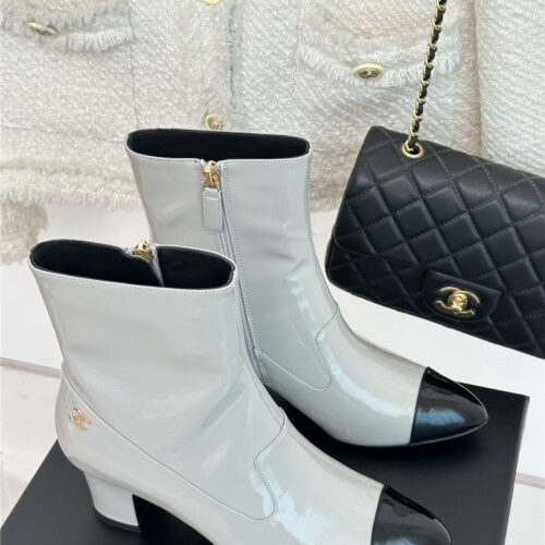 High Quality Luxury Chanel Double C Pointed Chunky Heel Ankle Boots product detail