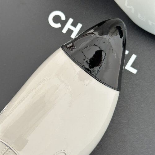 High Quality Luxury Chanel Double C Pointed Chunky Heel Ankle Boots product detail