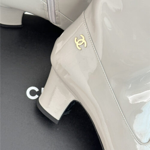 High Quality Luxury Chanel Double C Pointed Chunky Heel Ankle Boots product detail