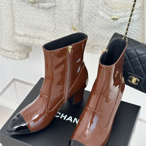 High Quality Luxury Chanel Double C Pointed Chunky Heel Ankle Boots – Style 27654