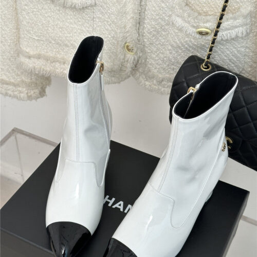 High Quality Luxury Chanel Double C Pointed Chunky Heel Ankle Boots – Style 25958 alternate view