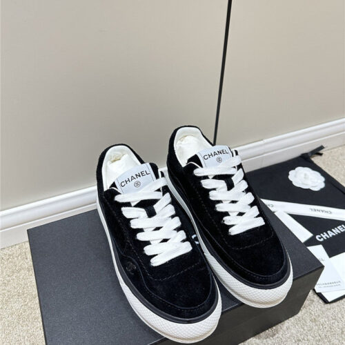 High Quality Luxury Chanel Classic Sneakers – Style 84902 product detail