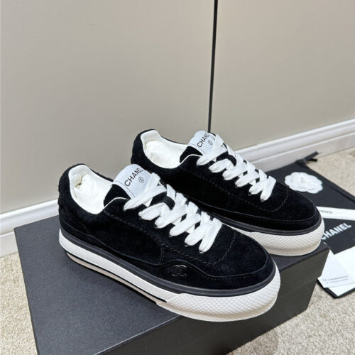 High Quality Luxury Chanel Classic Sneakers – Style 84902 alternate view