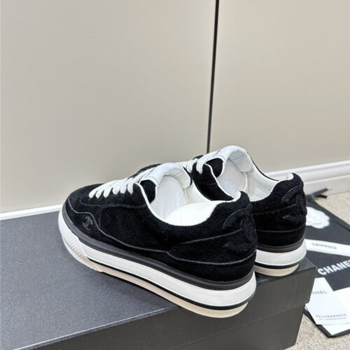 High Quality Luxury Chanel Classic Sneakers – Style 84902 product detail