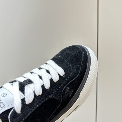 High Quality Luxury Chanel Classic Sneakers – Style 84902 product detail
