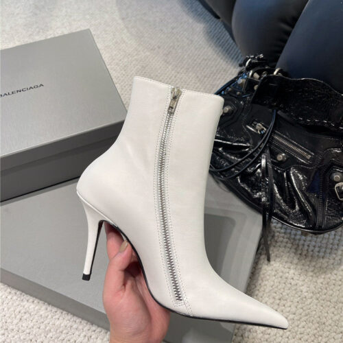 High Quality Luxury Balenciaga Fall/Winter Zip Up Heeled Boots – Style 84131 alternate view