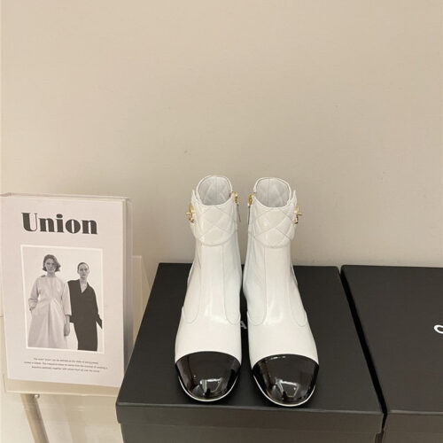 High Quality Luxury Chanel New Round Toe Flat Ankle Boots alternate view
