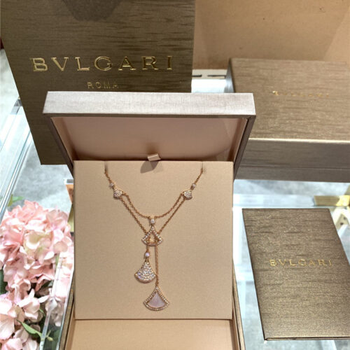 High Quality Luxury Bottega Veneta New Necklace product detail