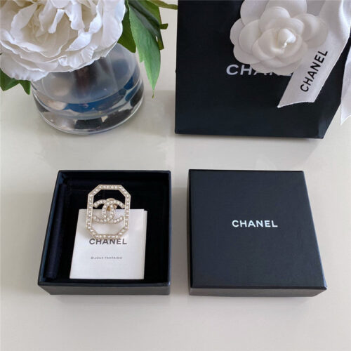 High Quality Luxury Chanel Pearl Diamond Hollow Brooch alternate view