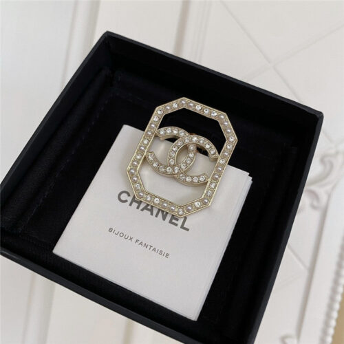 High Quality Luxury Chanel Pearl Diamond Hollow Brooch product detail