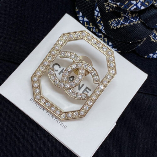 High Quality Luxury Chanel Pearl Diamond Hollow Brooch product detail