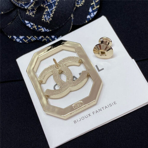 High Quality Luxury Chanel Pearl Diamond Hollow Brooch product detail