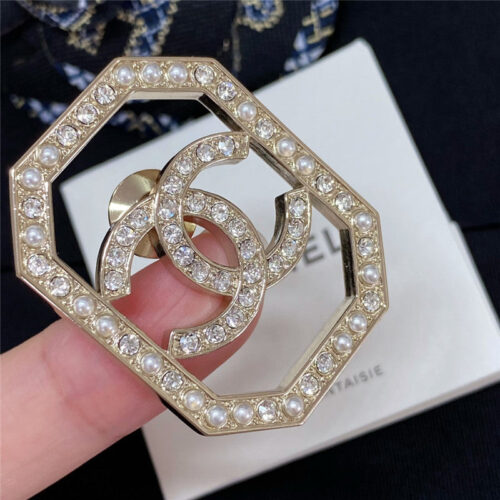 High Quality Luxury Chanel Pearl Diamond Hollow Brooch product detail