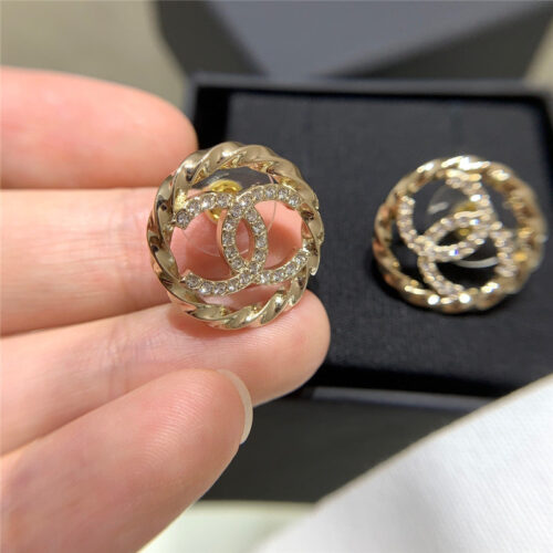 High Quality Luxury Chanel Corrugated Round C Earrings product detail
