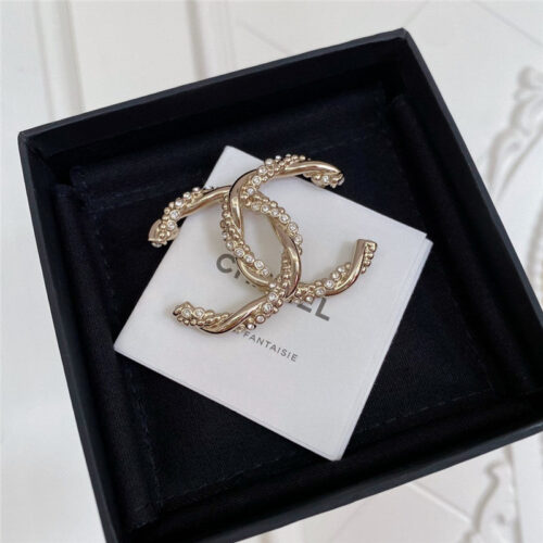 High Quality Luxury Chanel Twist Double C Brooch