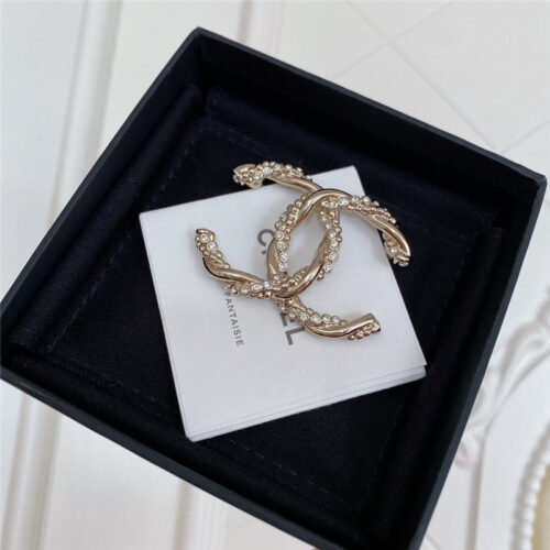 High Quality Luxury Chanel Twist Double C Brooch alternate view