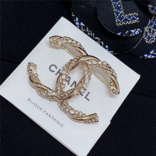 High Quality Luxury Chanel Twist Double C Brooch product detail