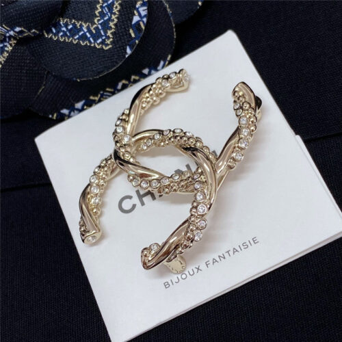 High Quality Luxury Chanel Twist Double C Brooch product detail