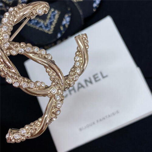 High Quality Luxury Chanel Twist Double C Brooch product detail