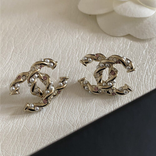 High Quality Luxury Chanel Twist Purple Drill Earrings product detail