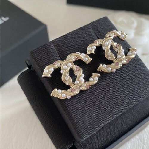 High Quality Luxury Chanel Twist Purple Drill Earrings alternate view