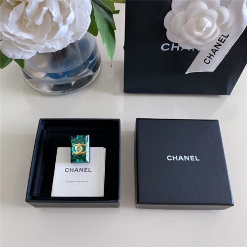High Quality Luxury Chanel Emerald Green Sugar Cube Brooch