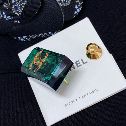 High Quality Luxury Chanel Emerald Green Sugar Cube Brooch product detail
