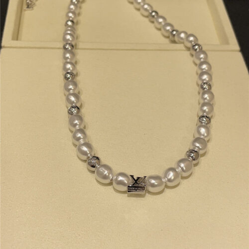 High Quality Luxury Louis Vuitton Latest Pearl Necklace product detail