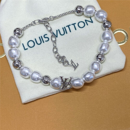 High Quality Luxury Louis Vuitton New Pearl Necklace Bracelet alternate view