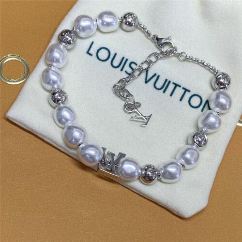 High Quality Luxury Louis Vuitton New Pearl Necklace Bracelet product detail