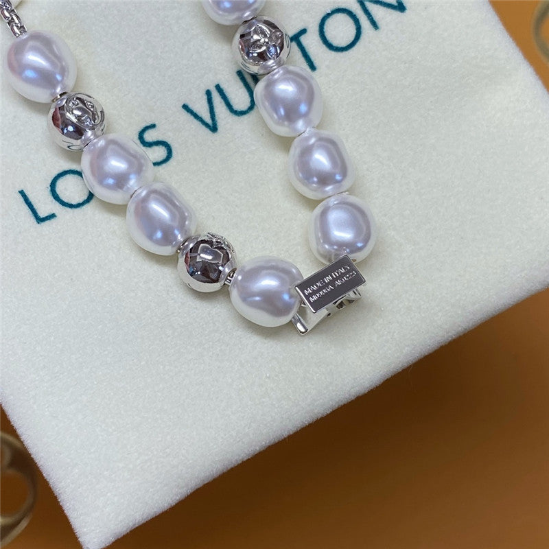 High Quality Luxury Louis Vuitton New Pearl Necklace Bracelet product detail