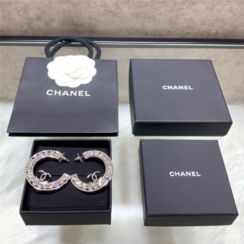 High Quality Luxury Chanel Hollow Curved Diamond Earrings
