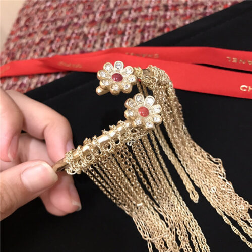 High Quality Luxury Chanel Tassel Flower Bracelet alternate view