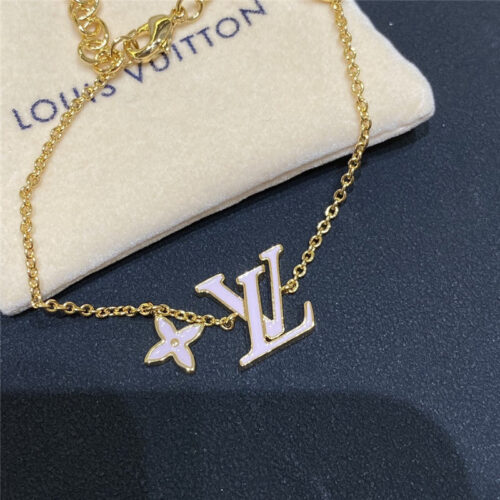 High Quality Luxury Louis Vuitton Tassel Four-Leaf Clover Bracelet alternate view