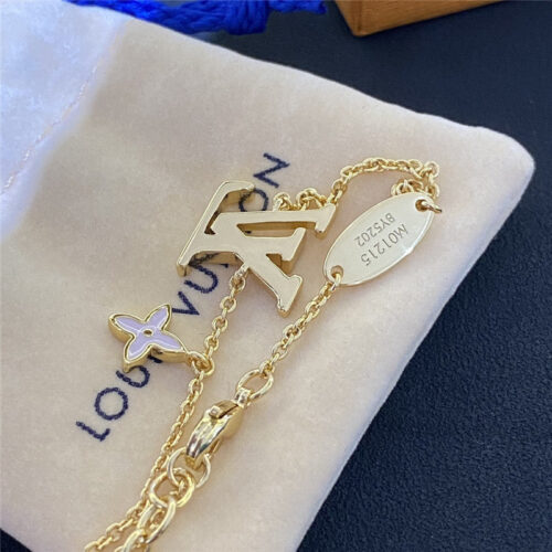 High Quality Luxury Louis Vuitton Tassel Four-Leaf Clover Bracelet product detail
