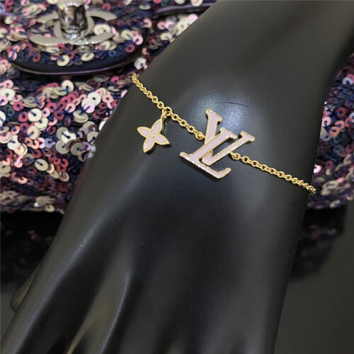 High Quality Luxury Louis Vuitton Tassel Four-Leaf Clover Bracelet product detail