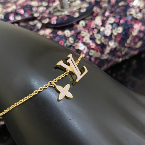 High Quality Luxury Louis Vuitton Tassel Four-Leaf Clover Bracelet product detail