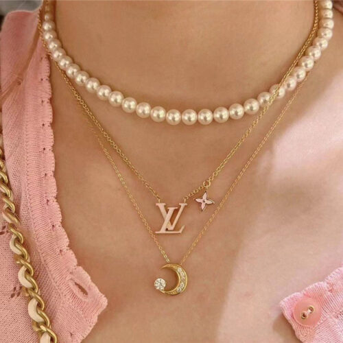 High Quality Luxury Louis Vuitton Tassel Four-Leaf Clover Necklace alternate view